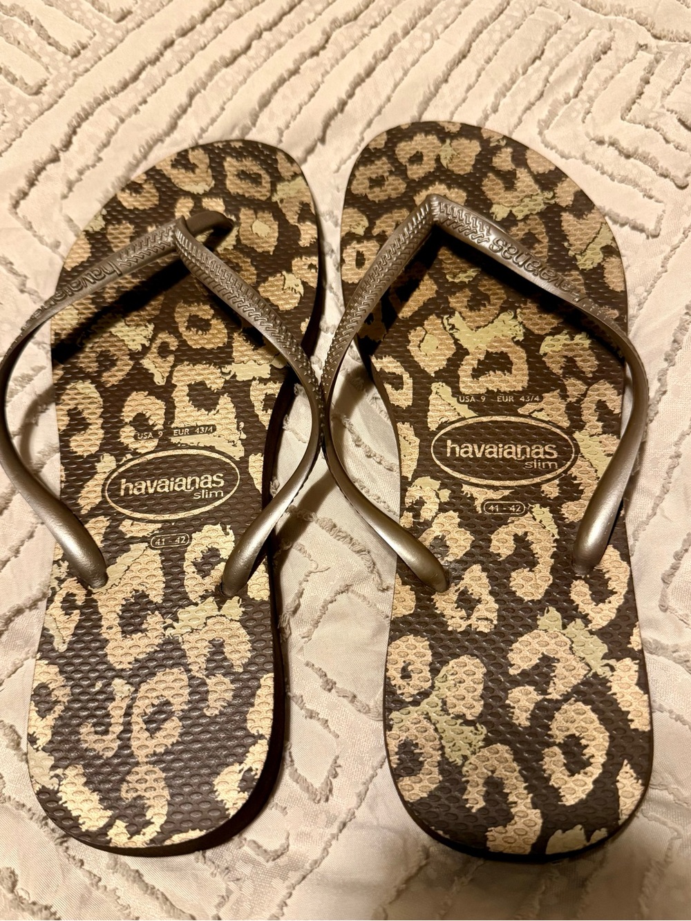 Havaianas Slim Leopard-Print Flip Flops in Brown and Gold